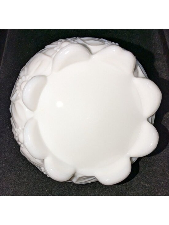 Vintage Westmoreland Milk Glass Candy Dish Basket Dogwood Design Split Handle - Picture 9 of 11